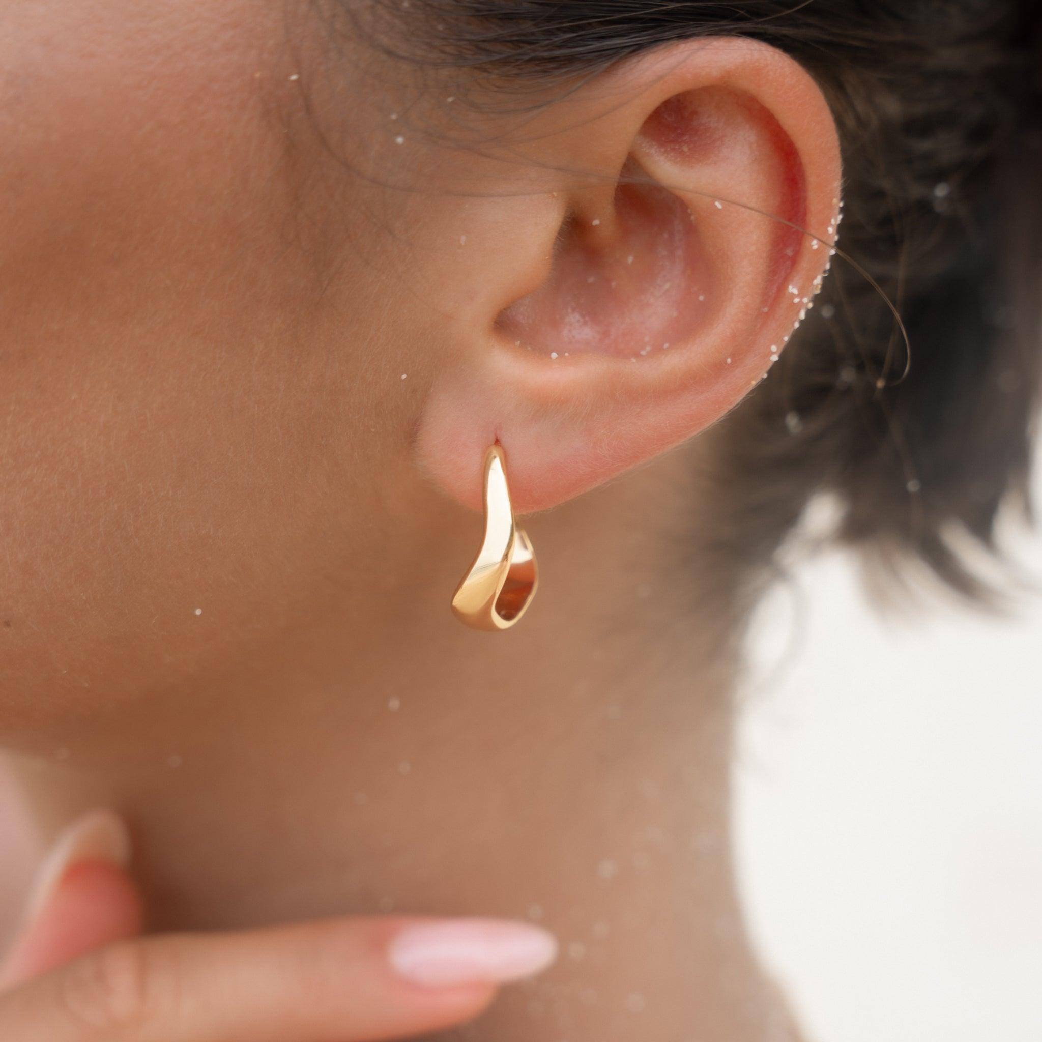 Ara Earrings-1