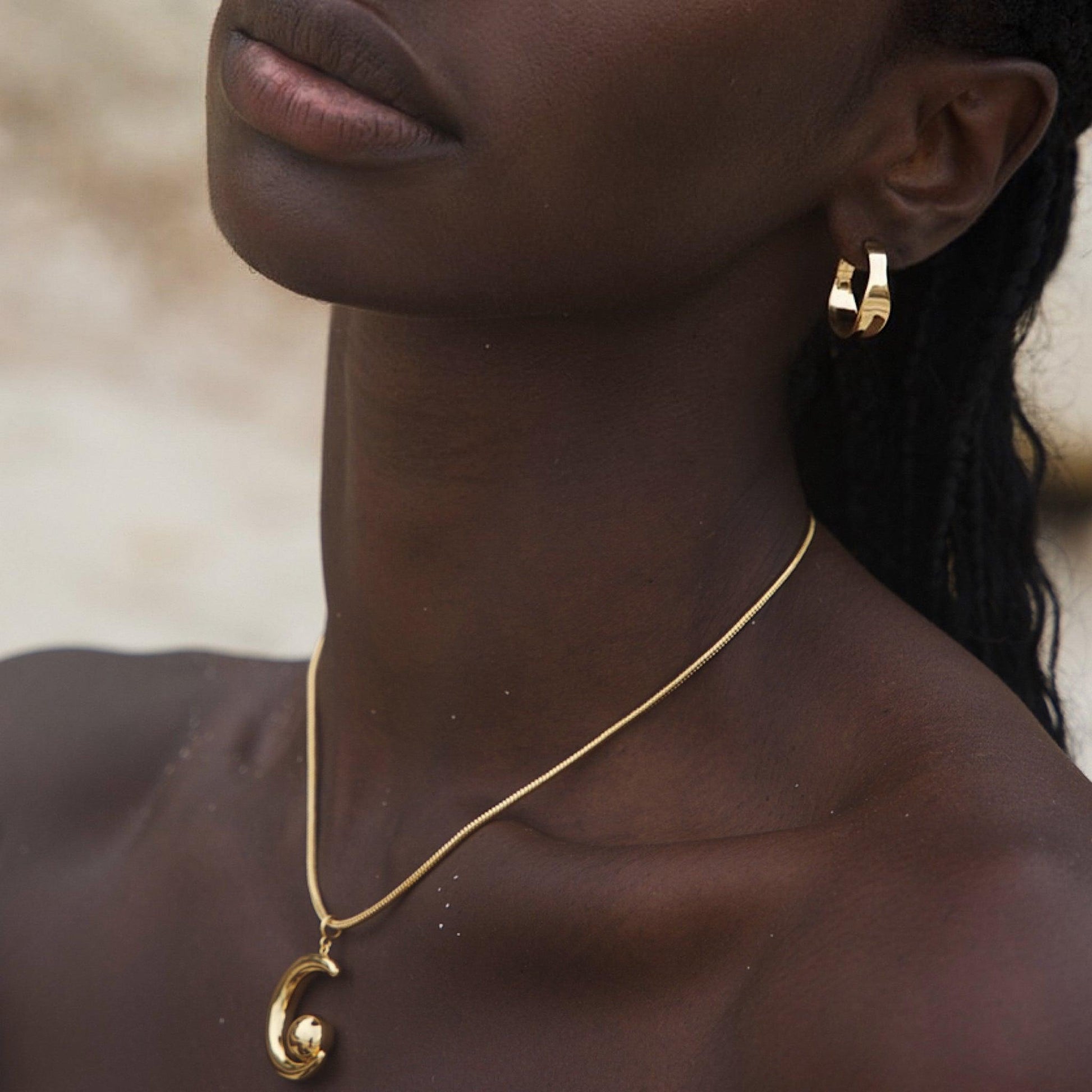 Crescent Moon Necklace-2