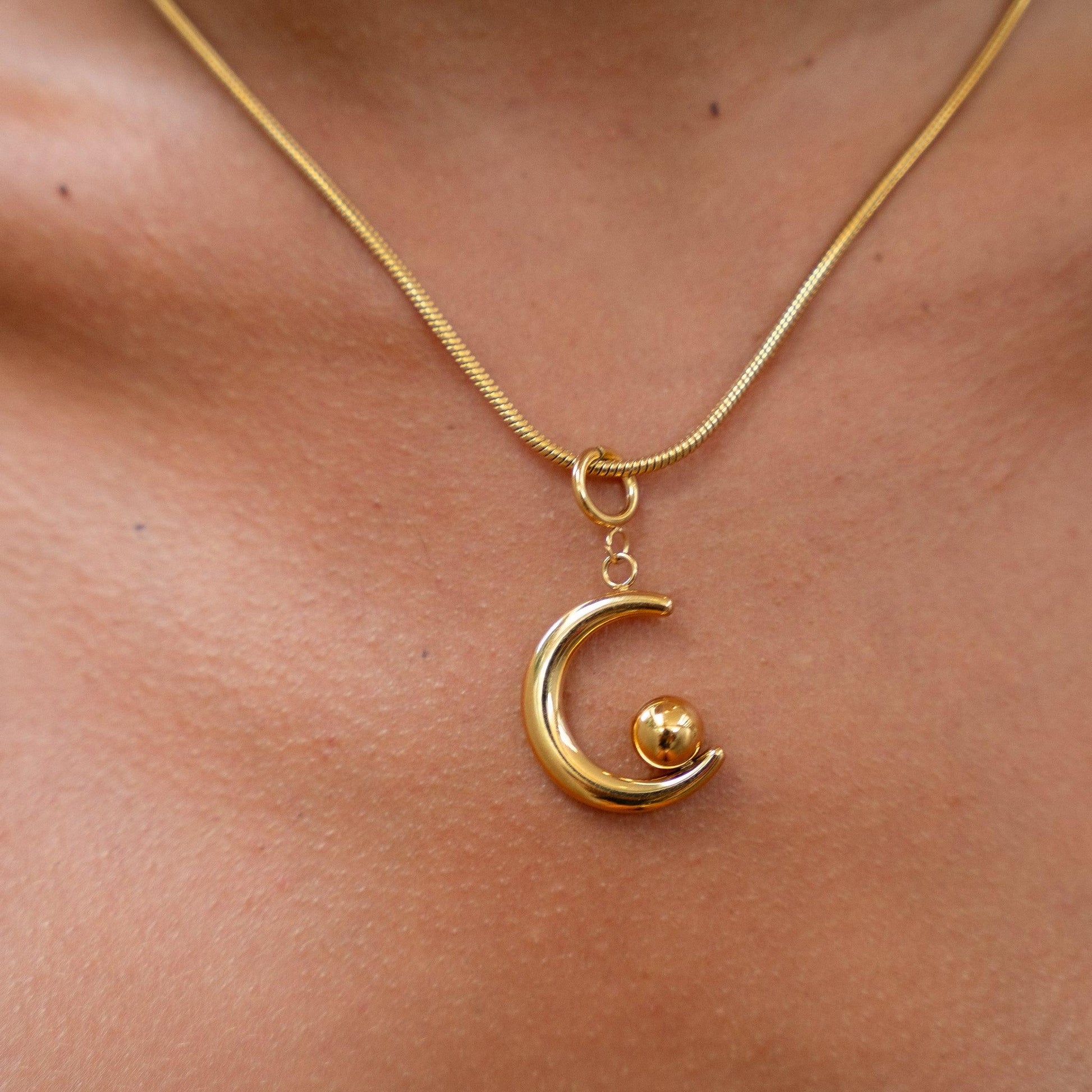 Crescent Moon Necklace-1