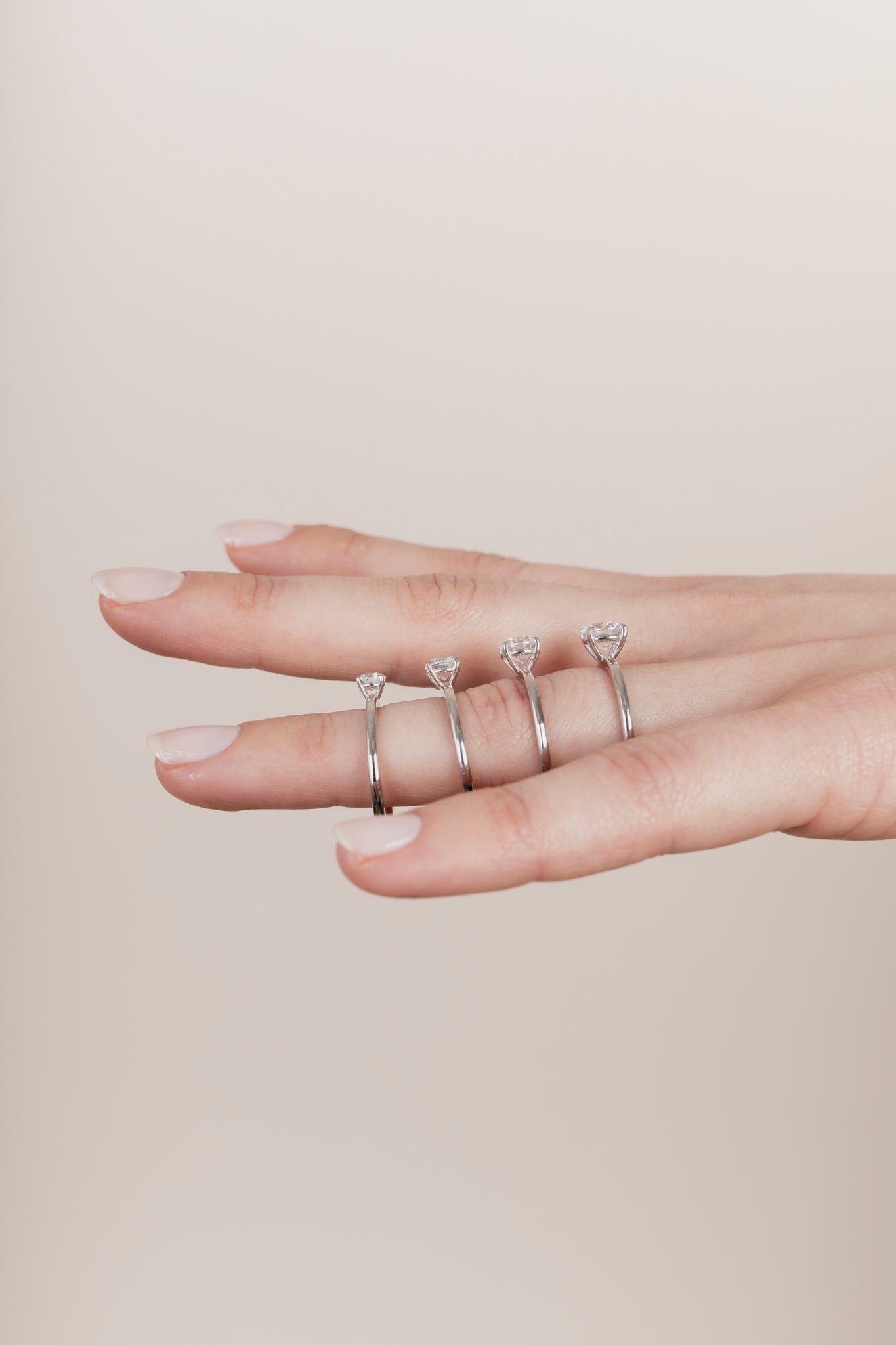 The Round Solitaire-1